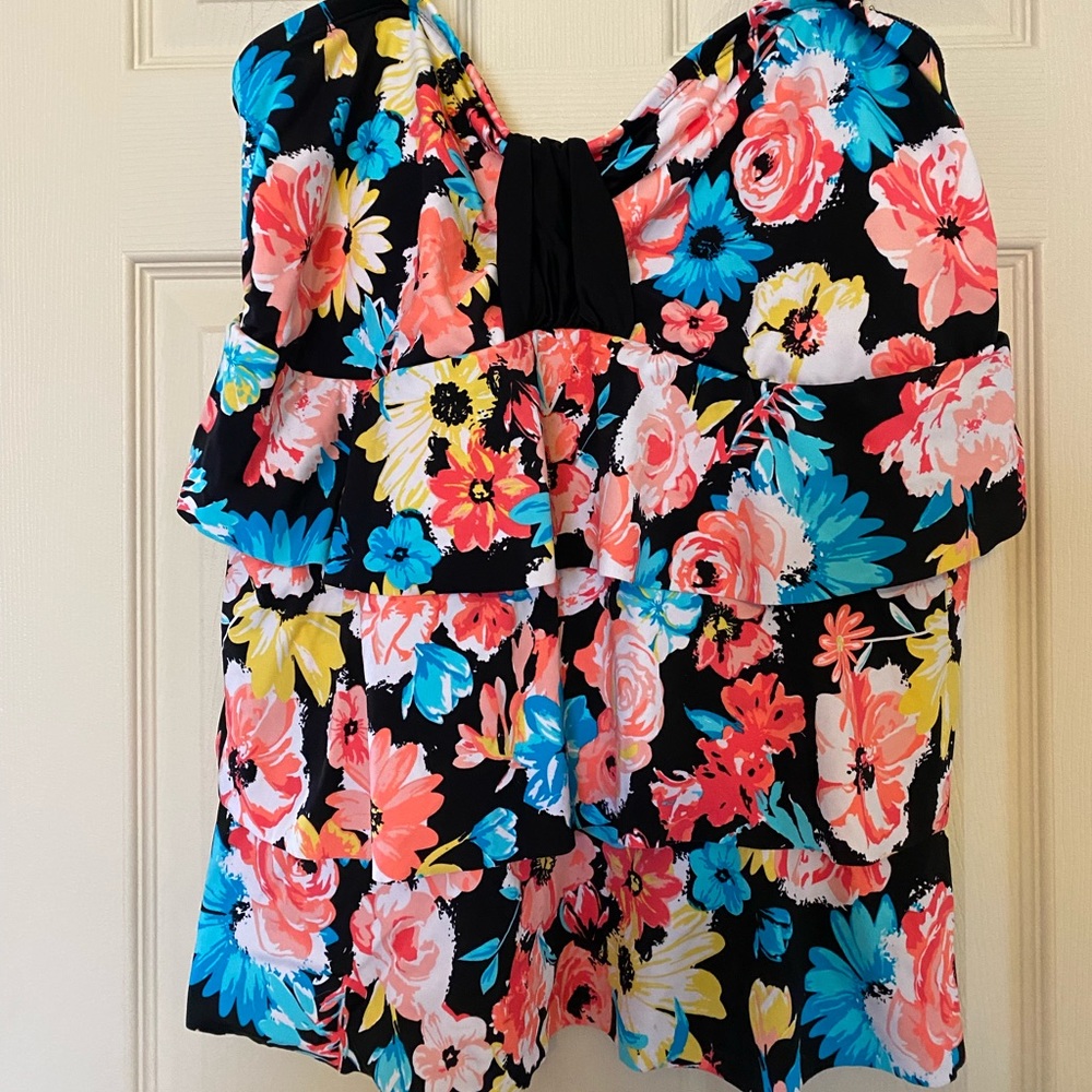 24th & Ocean Floral Swim tank